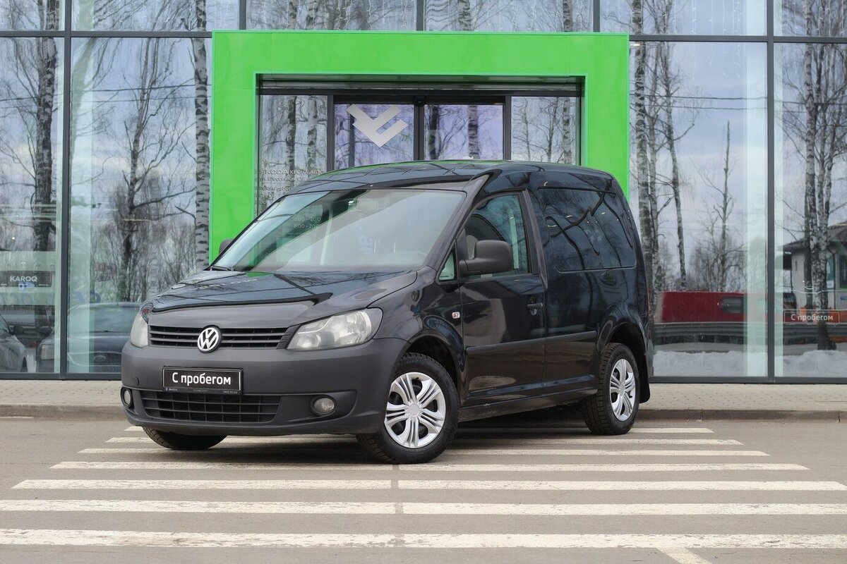 Минивэн брянск. Фольксваген Кадди 2012. Volkswagen Caddy 2012 года. Фольксваген Кадди 2012г. Volkswagen Caddy III Рестайлинг 1.2 MT (105 Л.С.) серый с пробегом на снегу.